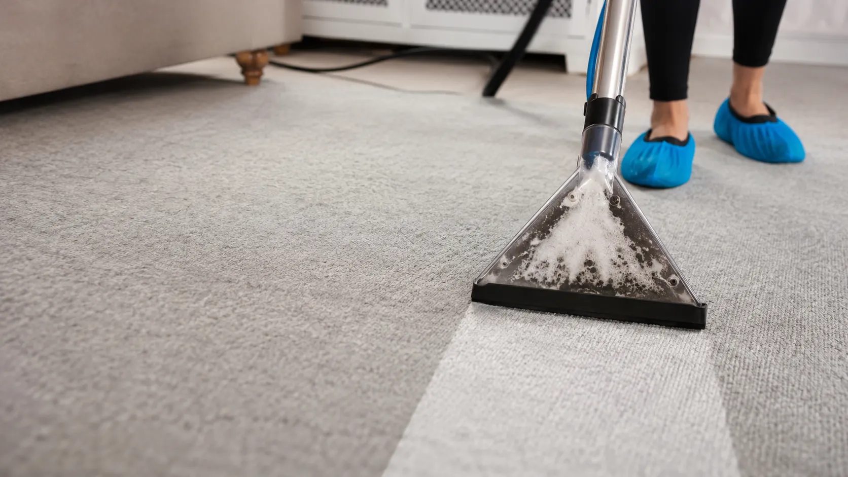 Deep carpet cleaning in a Hertfordshire living room, lifting out ground-in dirt and stains